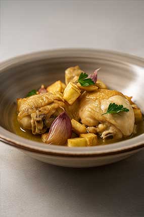 Pollo al ajillo
