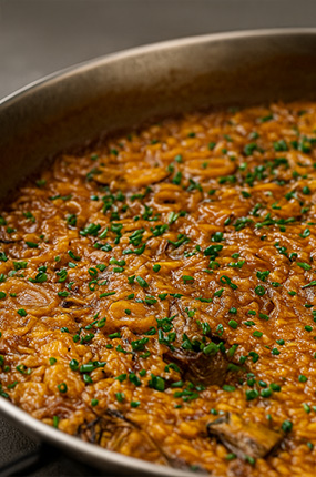 Arroz seco de calamar y alcachofas