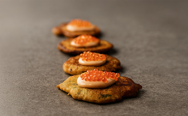 tortillas-de-gula-02 tortillas de gulas con salsa cóctel y huevas de trucha