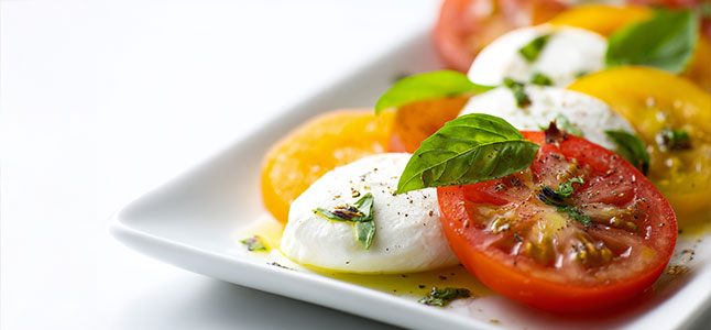 ensalada de burrata y cherrys